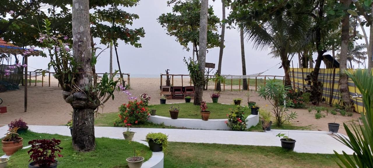 Marari Phoenix Beach Homestay Mararikulam Exterior photo