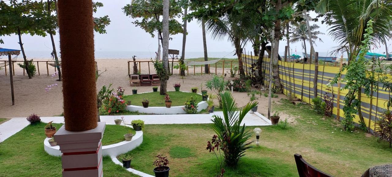 Marari Phoenix Beach Homestay Mararikulam Exterior photo