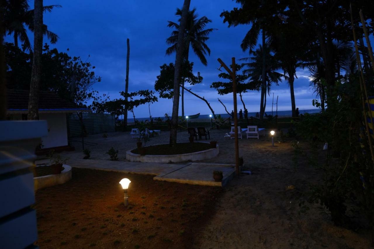 Marari Phoenix Beach Homestay Mararikulam Exterior photo