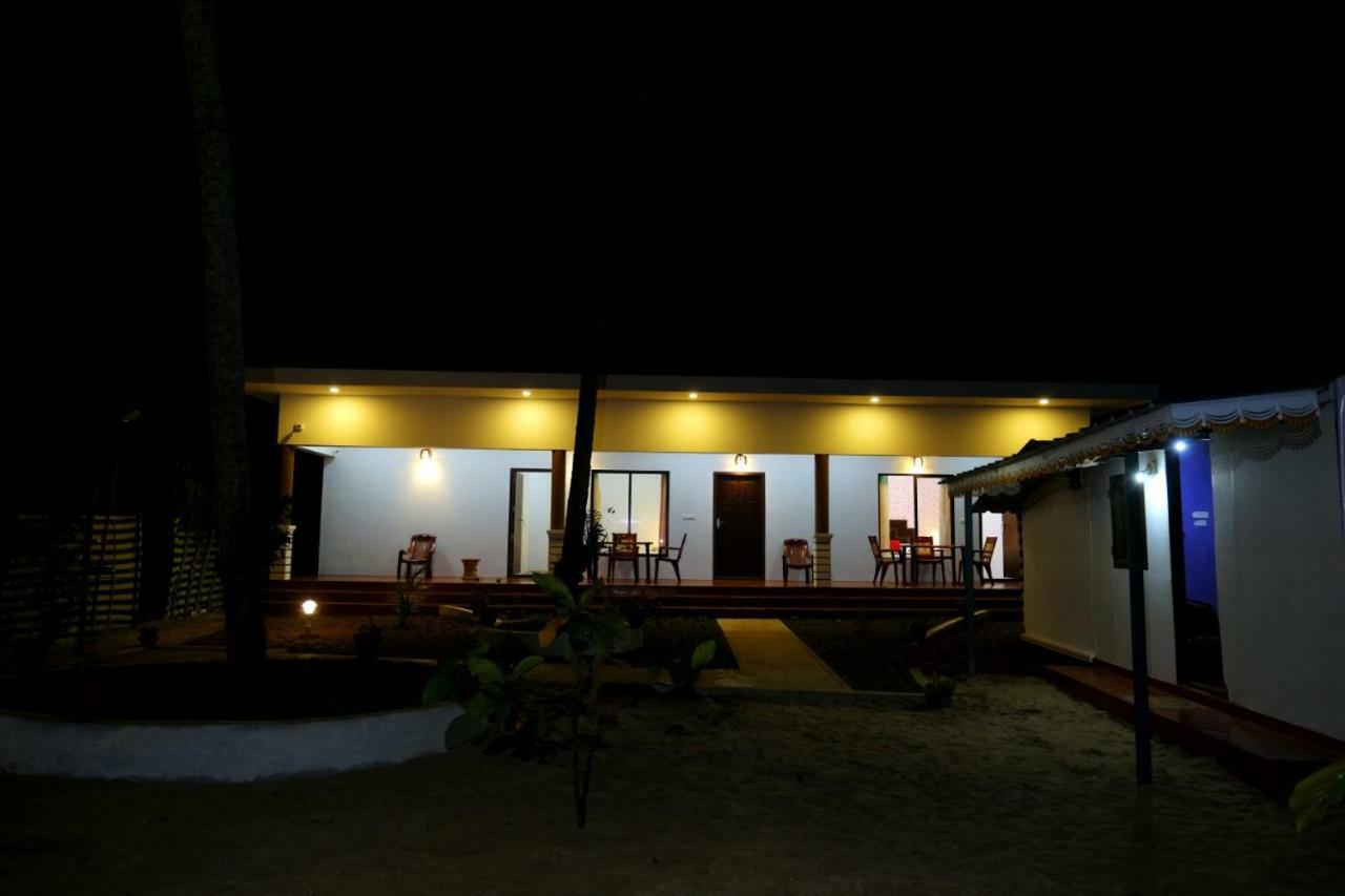 Marari Phoenix Beach Homestay Mararikulam Exterior photo